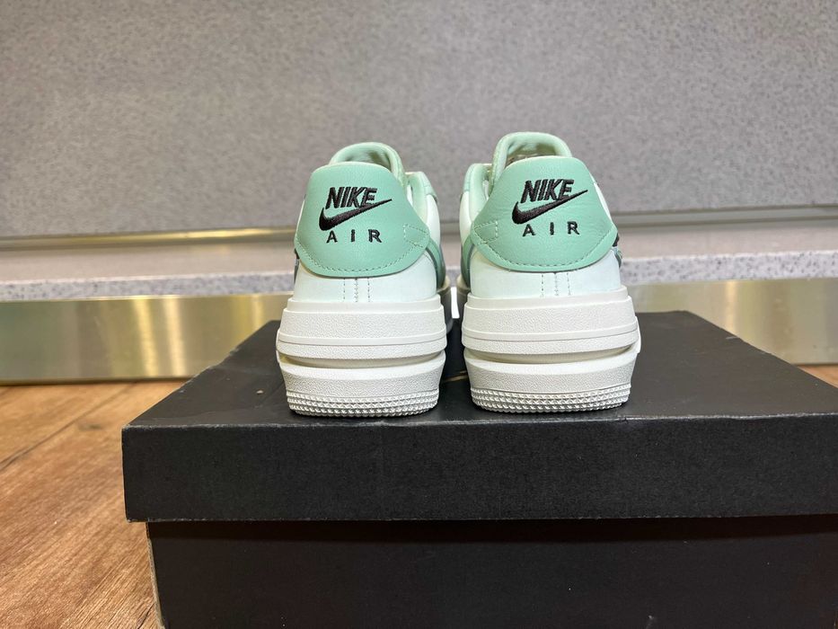 ОРИГИНАЛНИ *** Nike Air Force 1 PLT.AF.ORM "Barely Green"