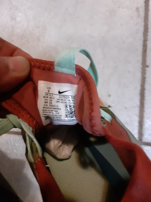 Оригинални дамски маратонки Nike и дамски кларкове,обувки.Маратонките