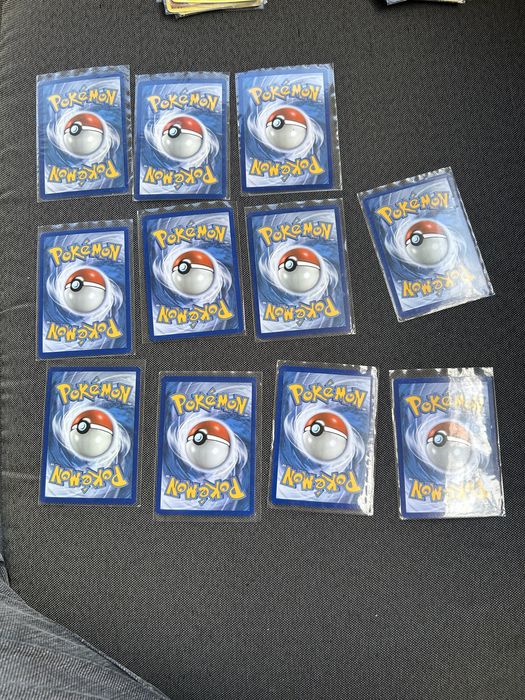 Pokemon карти оригинални