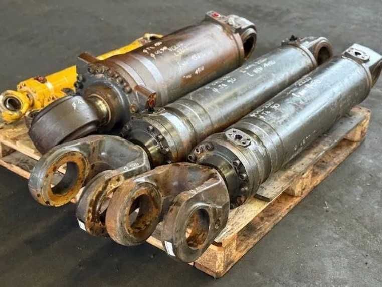 Cilindrii Hidraulici Incarcator Frontal Volvo L220E Uniterra