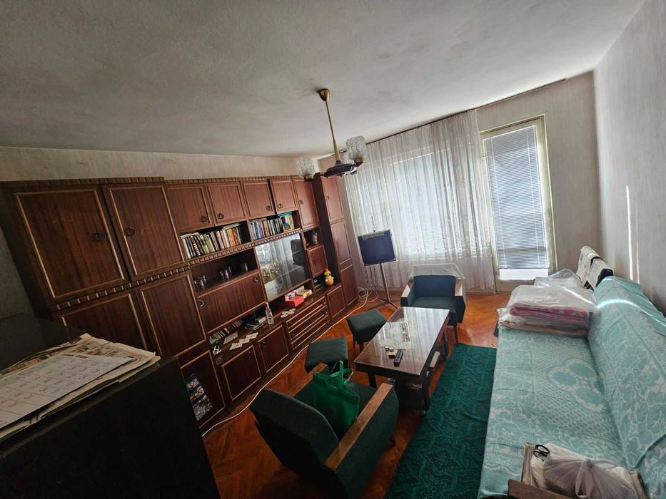 Дава се под наем Двустаен апартамент в Кърджали, Център - 65 кв.м за 188.7 € - Снимка #1