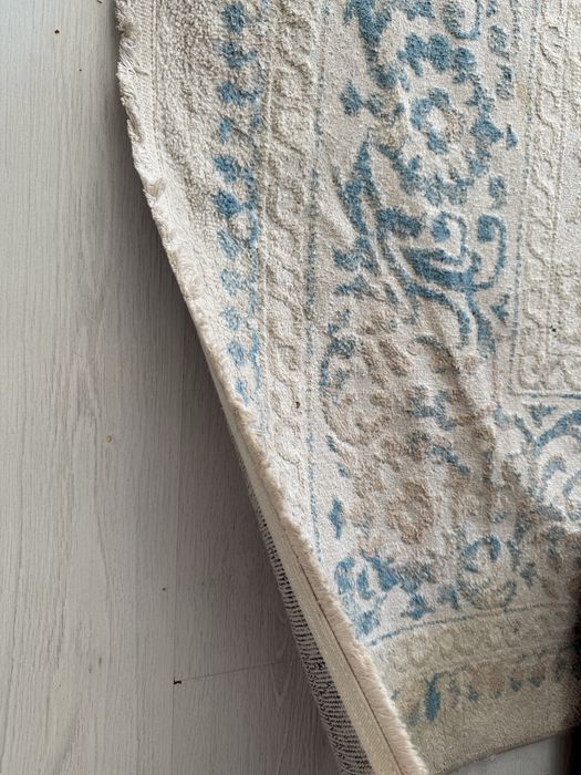 Продам белый Ковер