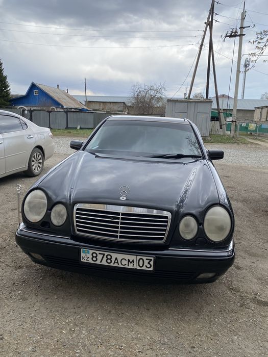 Продам машину мерседес w210