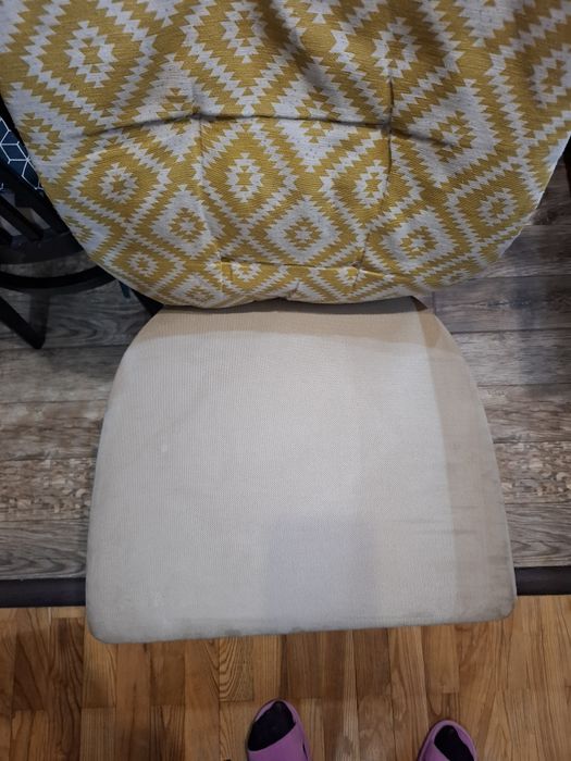 Трапезни столове