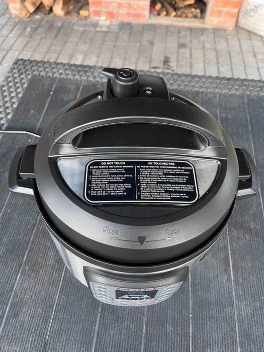 Multicooker Instant Pot Duo Mini, 7 în 1, 3L, 700W, 11 programe, gătire sub presiune, Slow Cook