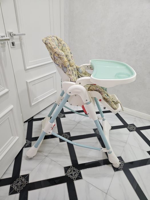 Детский стульчик  для кормления