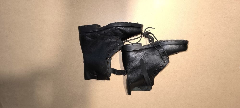 Bocanci din piele pe diferite marimi