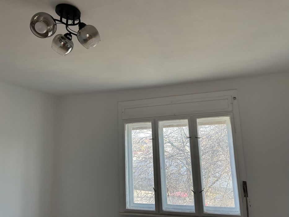 Casă cu etaj în Episcopia – 4 camere, anexe,