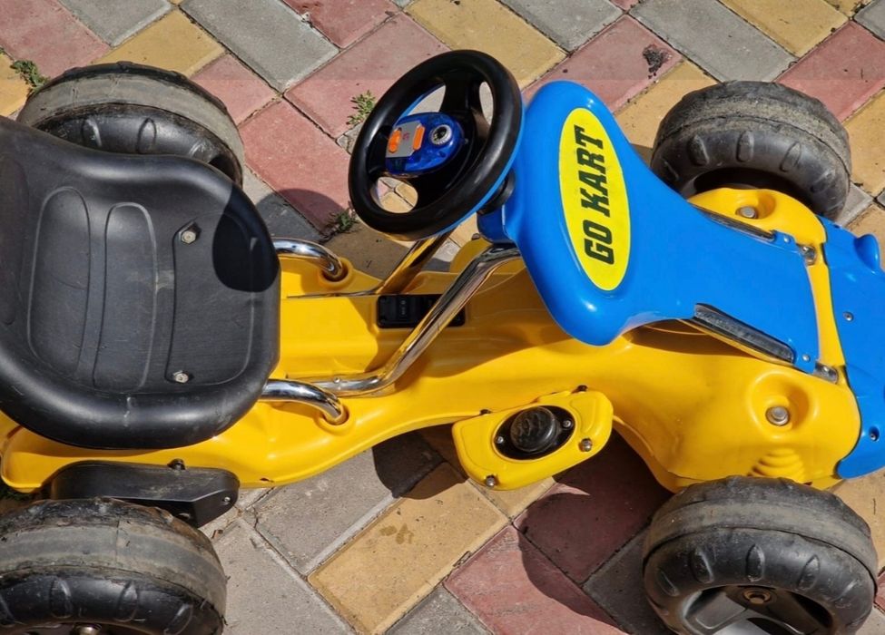 Детский электромобиль