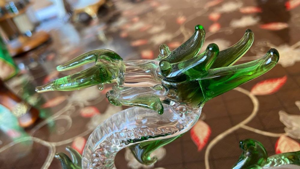 Статуэтка стеклянная