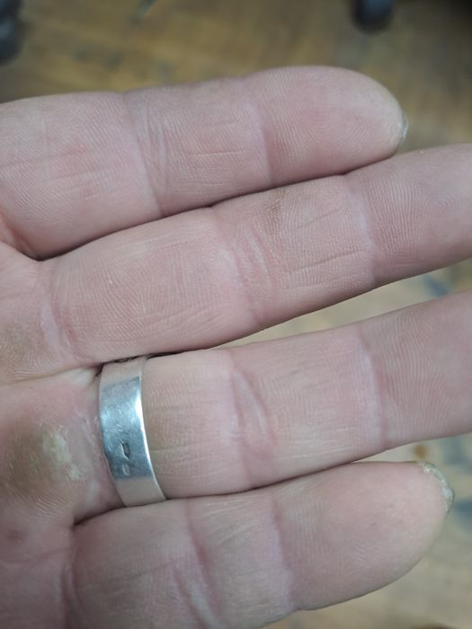 Продам серебро печатка  мужская