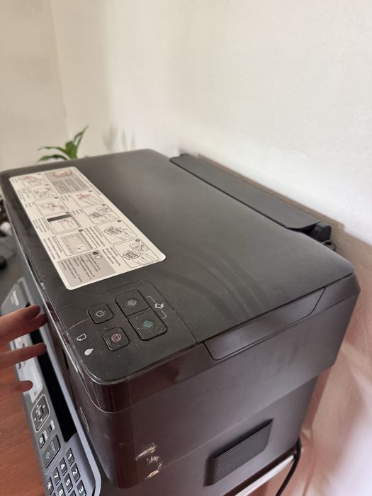 Принтер цветной и черно-белый(Epson &Canon)