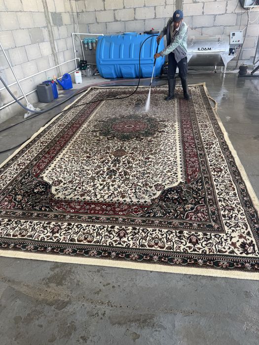 Gilam yuvish xizmati metr kvadrati 10 ming sum dan