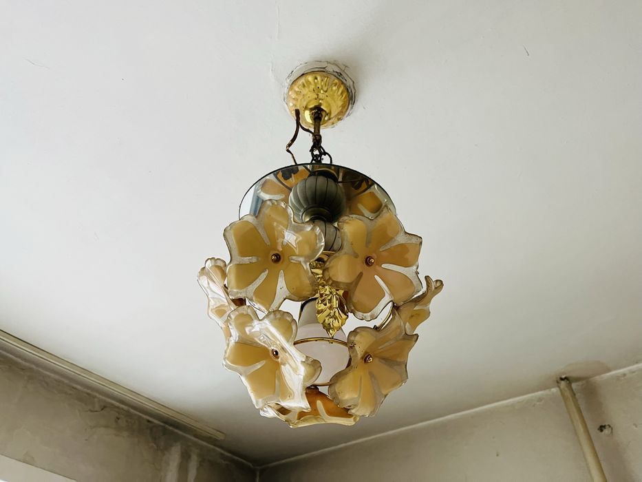 Продам люстры не дорого