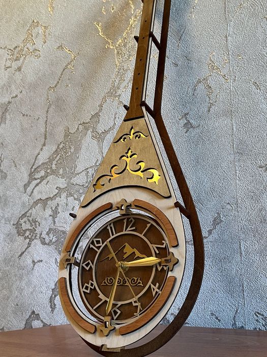 Часы "Домбра" кварцевые