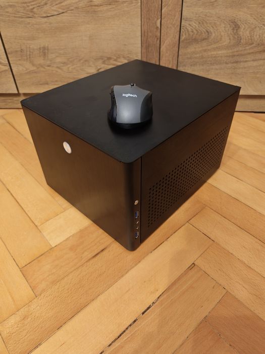 Carcasa kolink satellite plus