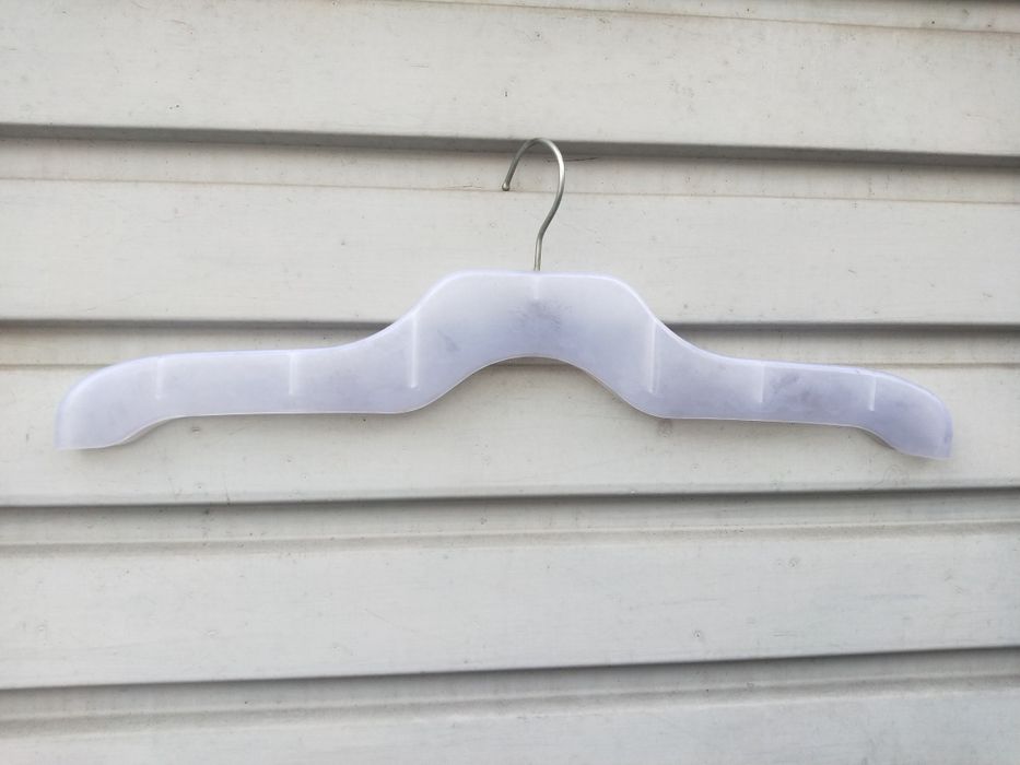 Вешалки для одежды новые