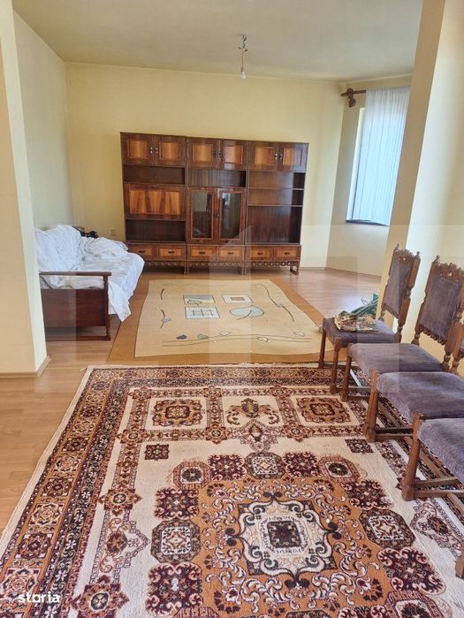 Casa de vanzare, 395 mp, zona Cotu Mic