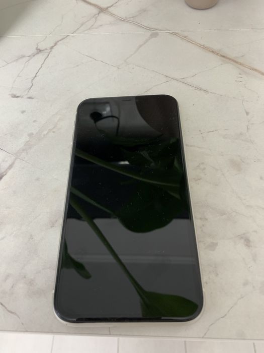 Iphone 11 64 gb.