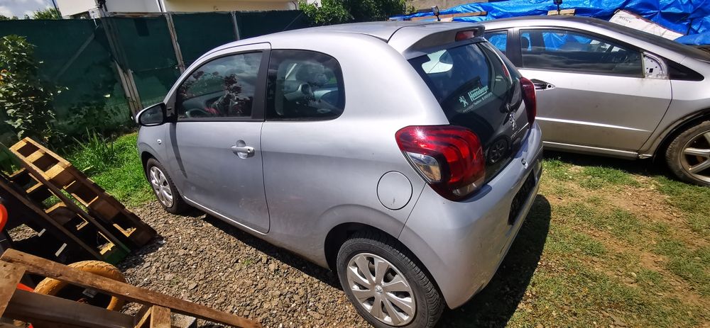 Bara fata peugeot 108  far stanga dreapta faruri