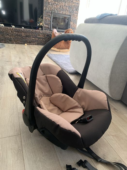 Vand scoica auto pentru bebe
