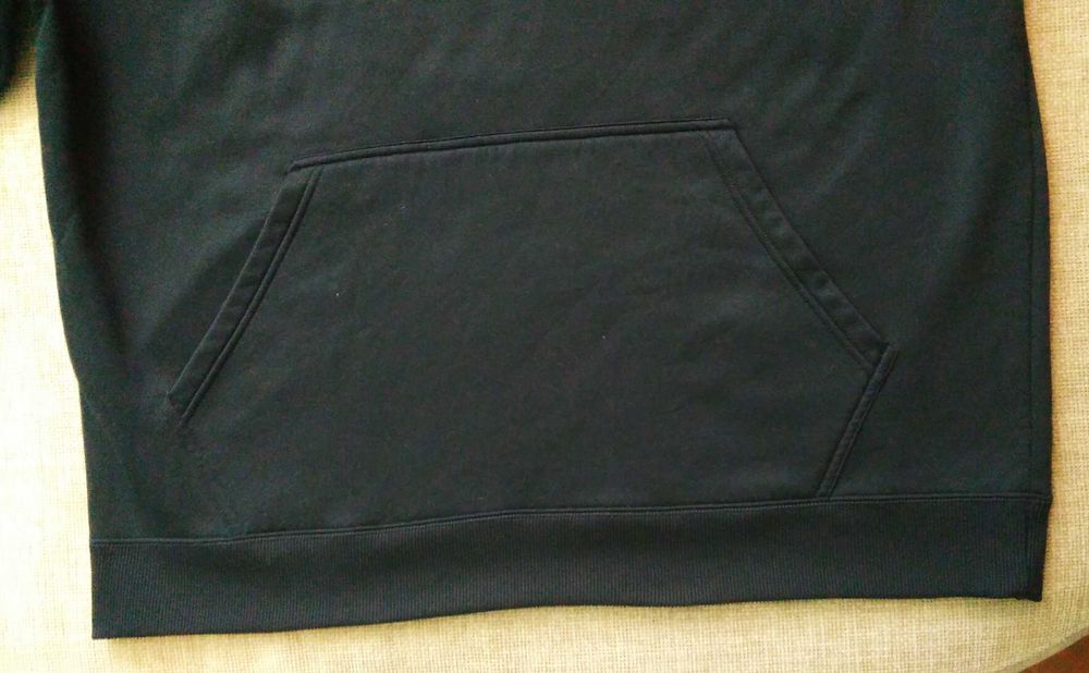 Суичър с качулка UNDER ARMOUR THERMA FIT. Ватиран. Размер XL.