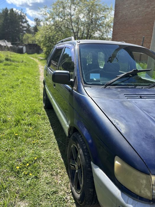 Продам семейный автомобиль