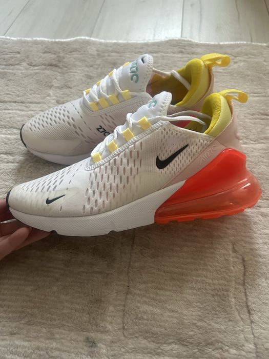 Оригинални маратонки Nike air 270