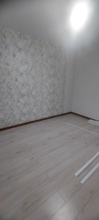 Клею ОБОИ. Галтели.