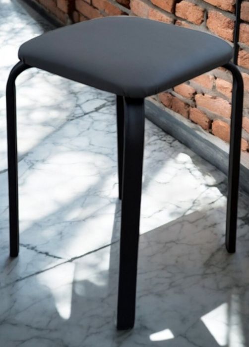 Распродаю стулья