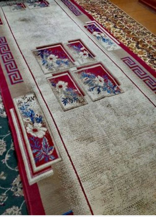 Ковер 3.2 на 1.5 красивый шерстяной в отличном состоянии.