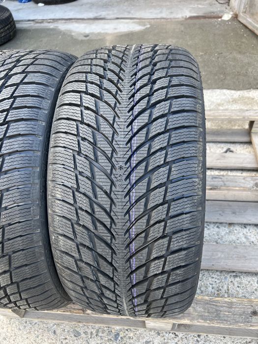 2 anvelope de iarna noi 245/35/19 Nokian!