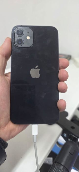 Айфон 12 сатылады