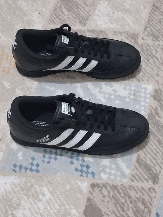 Кроссовки адидас