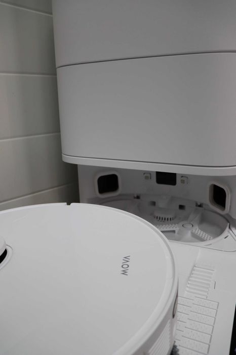 Прахосмукачка робот Dreame/Mova E30 Ultra, моп, автоматично изпразване