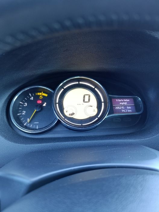 Renault Megane 3 1.9 DCI 131 CP 6 trepte 
Navigație TomTom 
Interior s