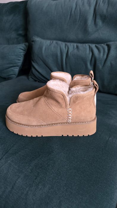 Зимни боти Stradivarius