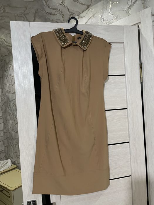 Платья для женщин