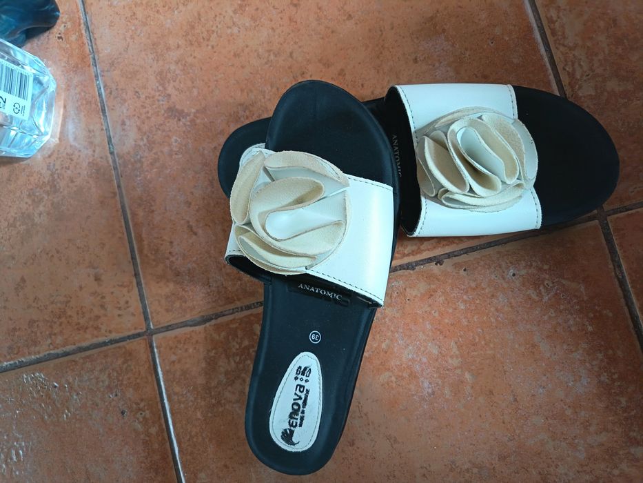 Vând papuci dama vara