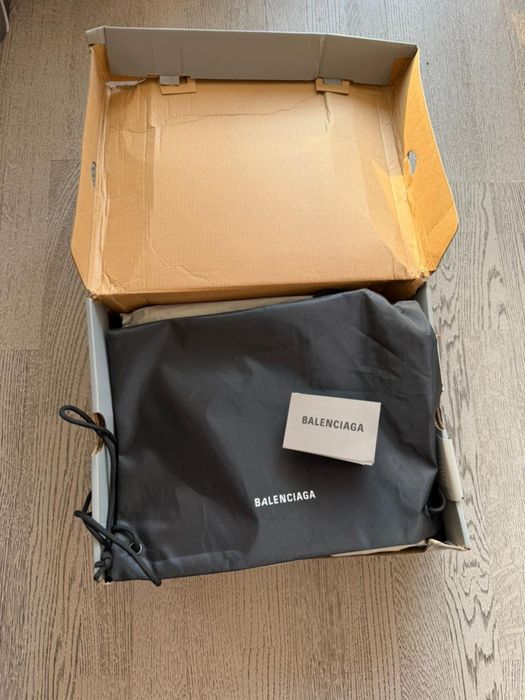 Balenciaga runner