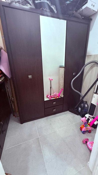 Шкаф с зеркалом плюс комод