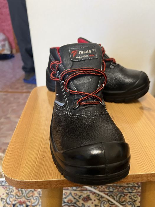 Спецобувь продается