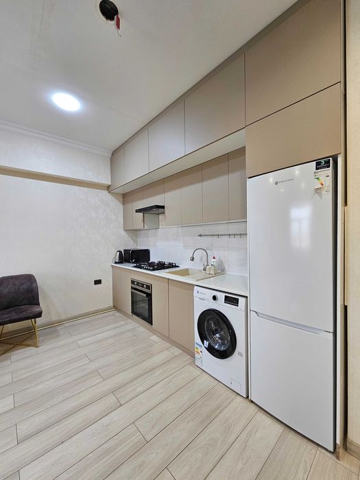 Буюк Ипак Йули. 2/9/10. Новостройка Silk Road.