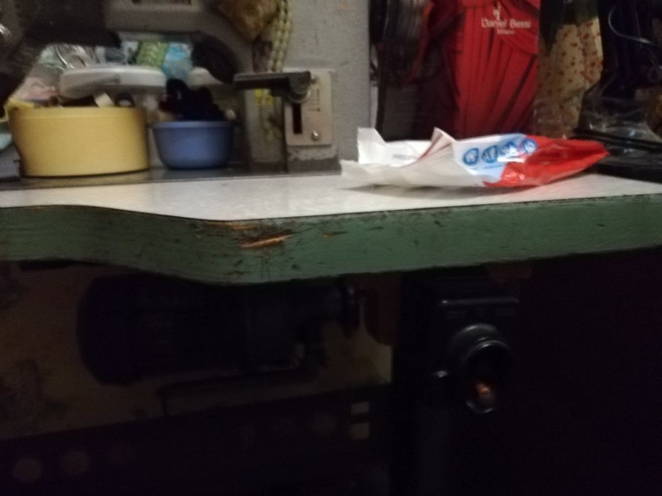 Продам швеиныи машина