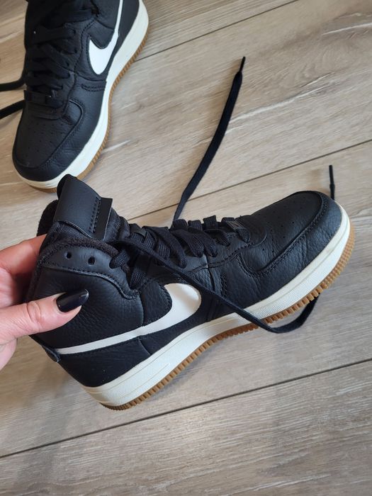 Зимни високи кецове Nike