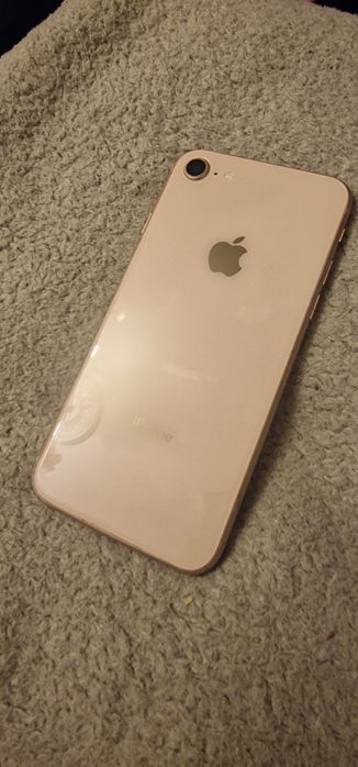 IPhone 8  -4/64gb