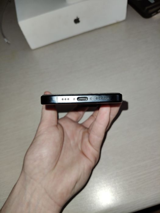 Продам айфон 15,в идеале АКБ 84%