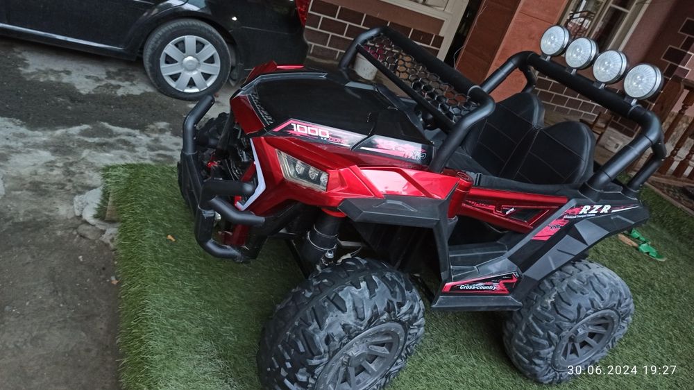 Детские машина сотилади идеальный холатда.