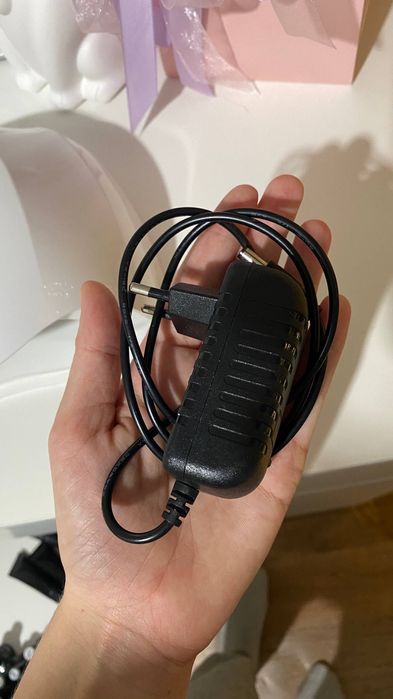 УФ-лампа для маникюра