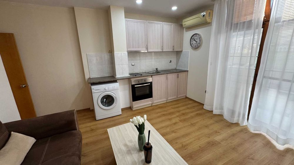 Обзаведен тристаен апартамент в близост до плажа, к-с „Нов изгрев“